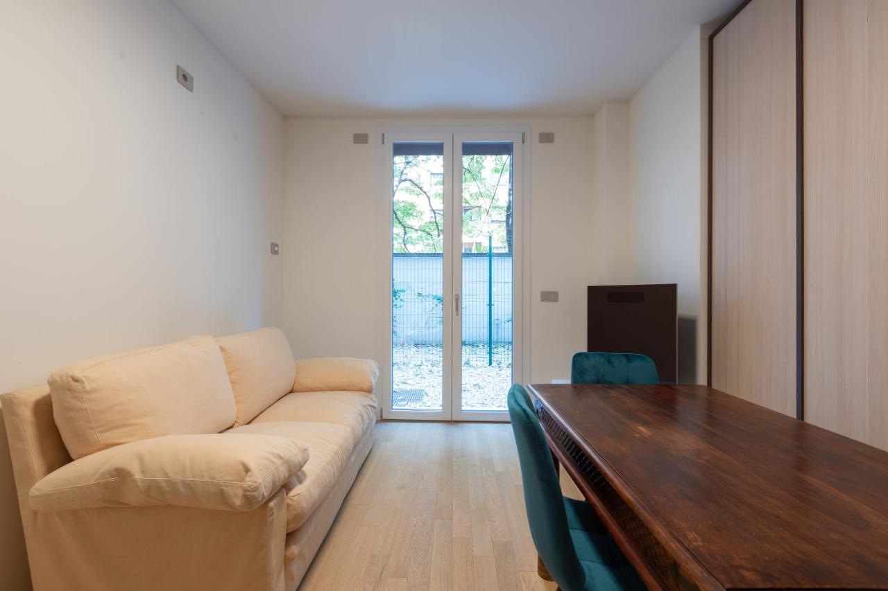 Апартаменты Cozy Flat With Parking Милан Экстерьер фото